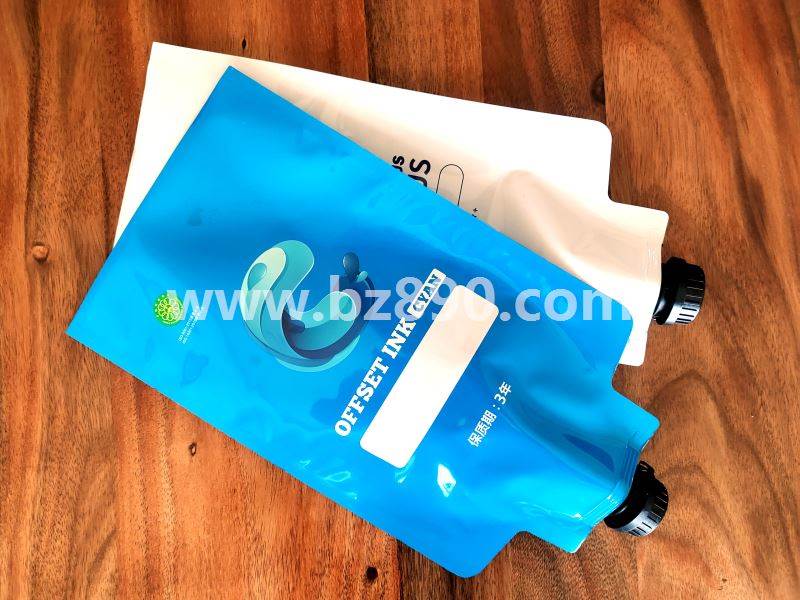 The manufacturer specializes in printing customized ink, pure aluminum composite plastic nozzle packaging bag, color printing logo
